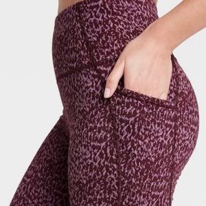 Maroon Burgundy jacquard leopard pocket leggings